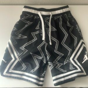 Men’s Jordan Diamond Dri Fit Basketball shorts size small